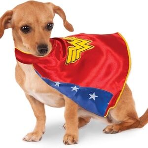NWOT Rubie,s DC Comics Wonder Woman Pet Cape Size Large